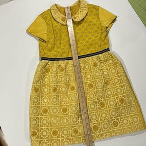Ochirly Girl dress. Size 8. Yellow Color.